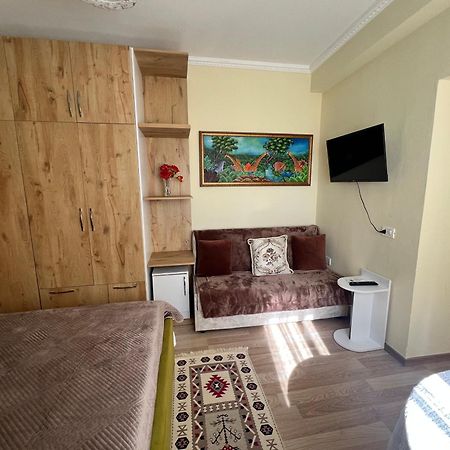 דירות טיראנה Evis House מראה חיצוני תמונה