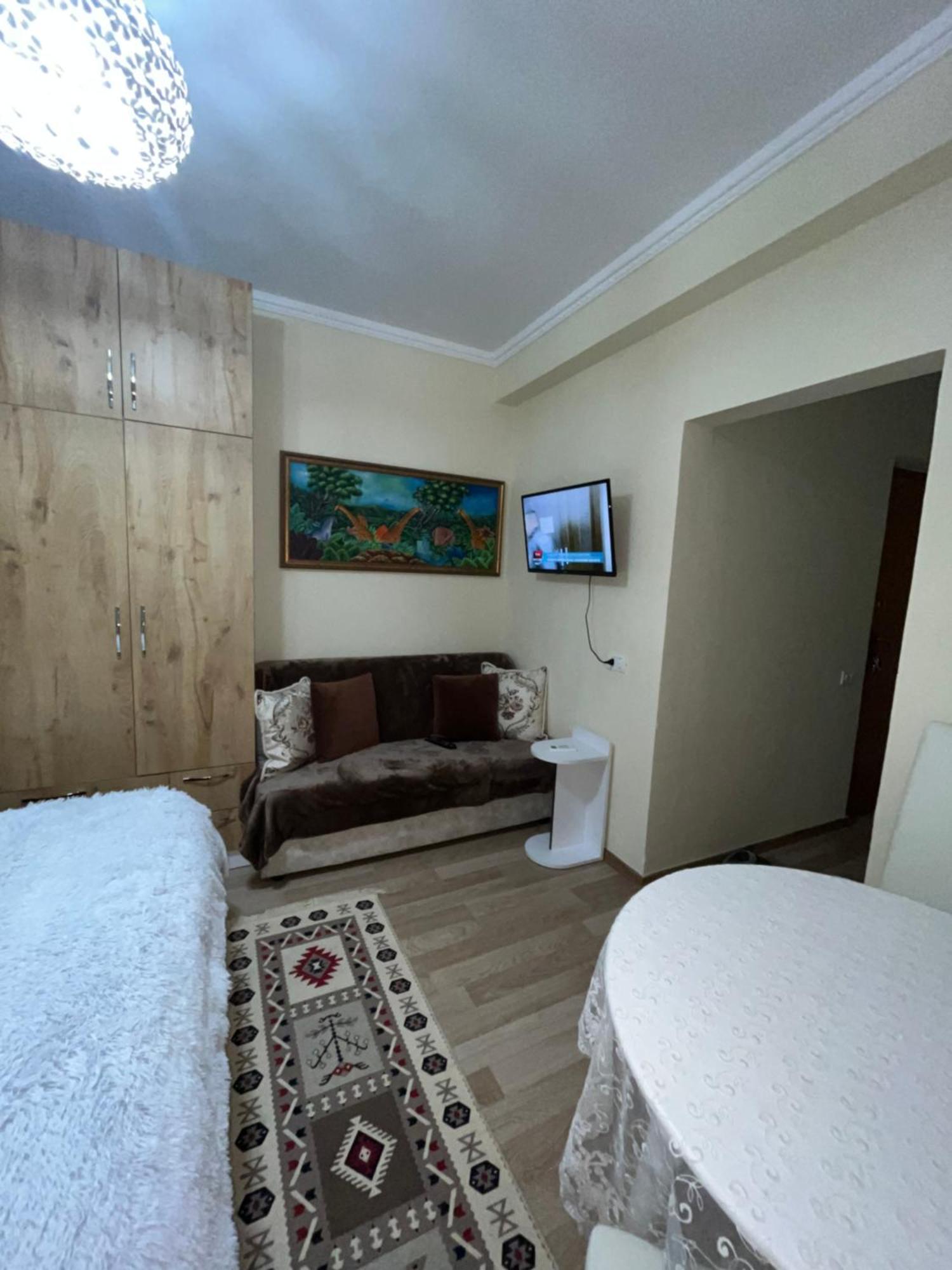 דירות טיראנה Evis House מראה חיצוני תמונה